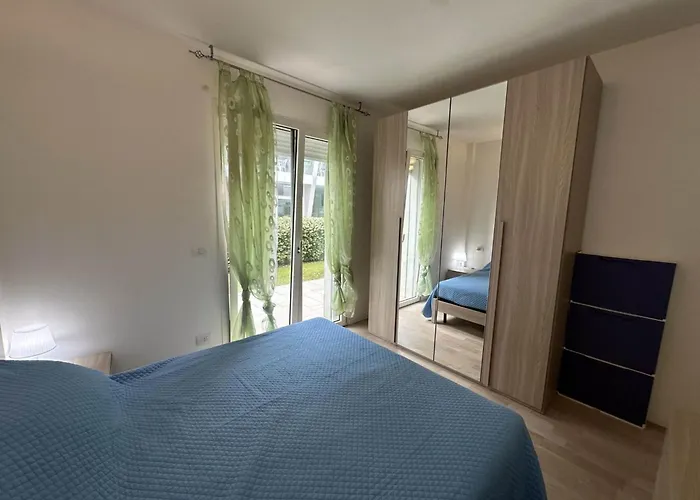 Bright New Between And Centre *